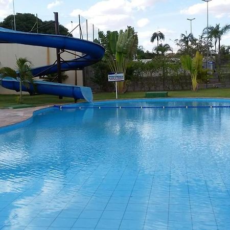 Golden Dolphin Express 5Pessoas Mais 1 Crianca Ate 5 Anos Com Toalhas E Roupas De Cama,Lencois, Travesseiros E Fronhas E 3 Parques Aquaticos Termais Limpeza Impostos E Taxas Ja Incluso Caldas Novas Eksteriør bilde